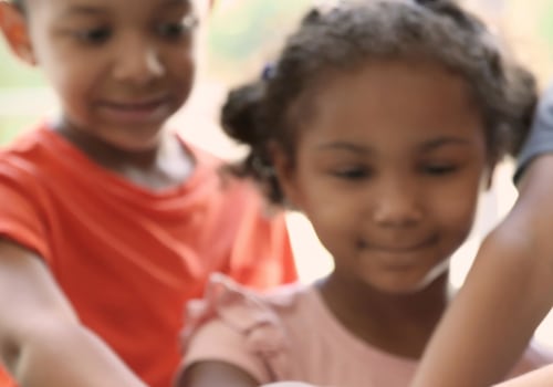 Integration von Schülern mit Migrationshintergrund und Flüchtlingen in europäische Schulen: Ein Leitfaden zum Verständnis des Bildungssystems